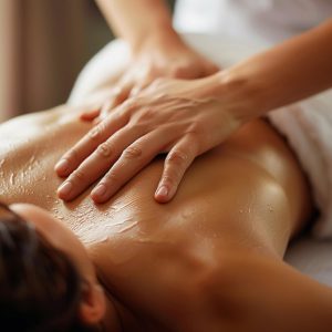 Очень нежные прикосновения доводя до эфекта наслождение